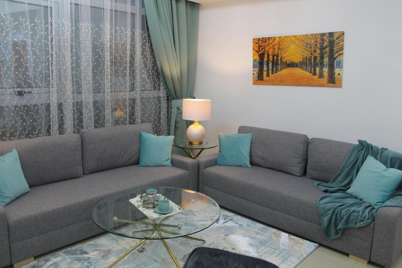 Newly Furnished One Bedroom Apartment Next To Metro & Beach In Marina Residence Dubai Buitenkant foto