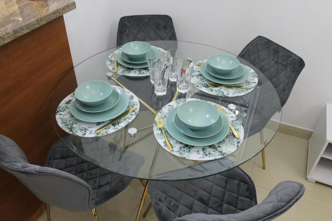 Newly Furnished One Bedroom Apartment Next To Metro & Beach In Marina Residence Dubai Buitenkant foto