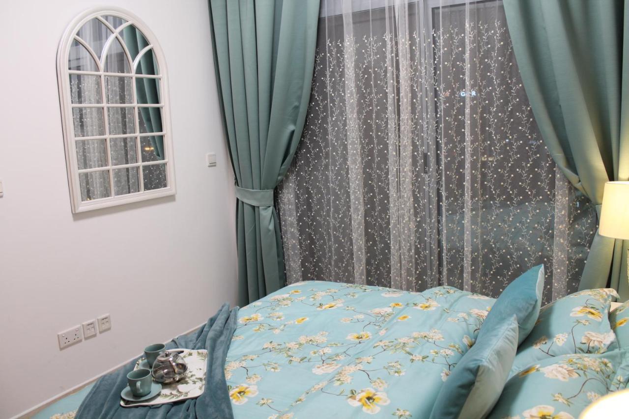 Newly Furnished One Bedroom Apartment Next To Metro & Beach In Marina Residence Dubai Buitenkant foto