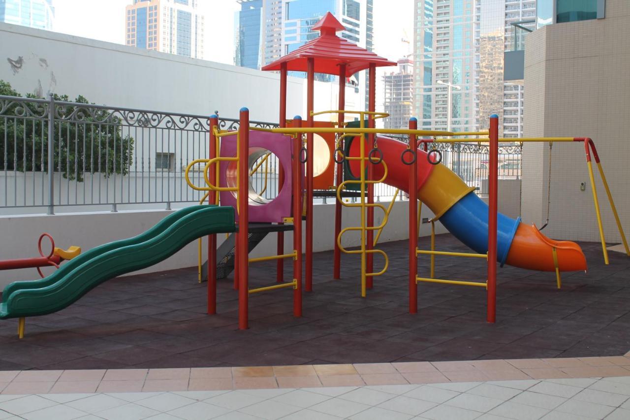 Newly Furnished One Bedroom Apartment Next To Metro & Beach In Marina Residence Dubai Buitenkant foto