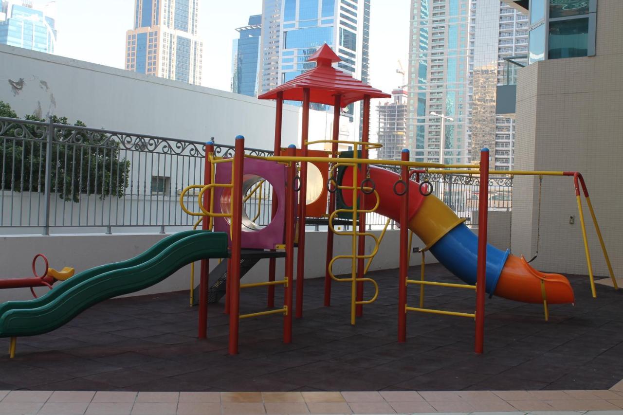 Newly Furnished One Bedroom Apartment Next To Metro & Beach In Marina Residence Dubai Buitenkant foto