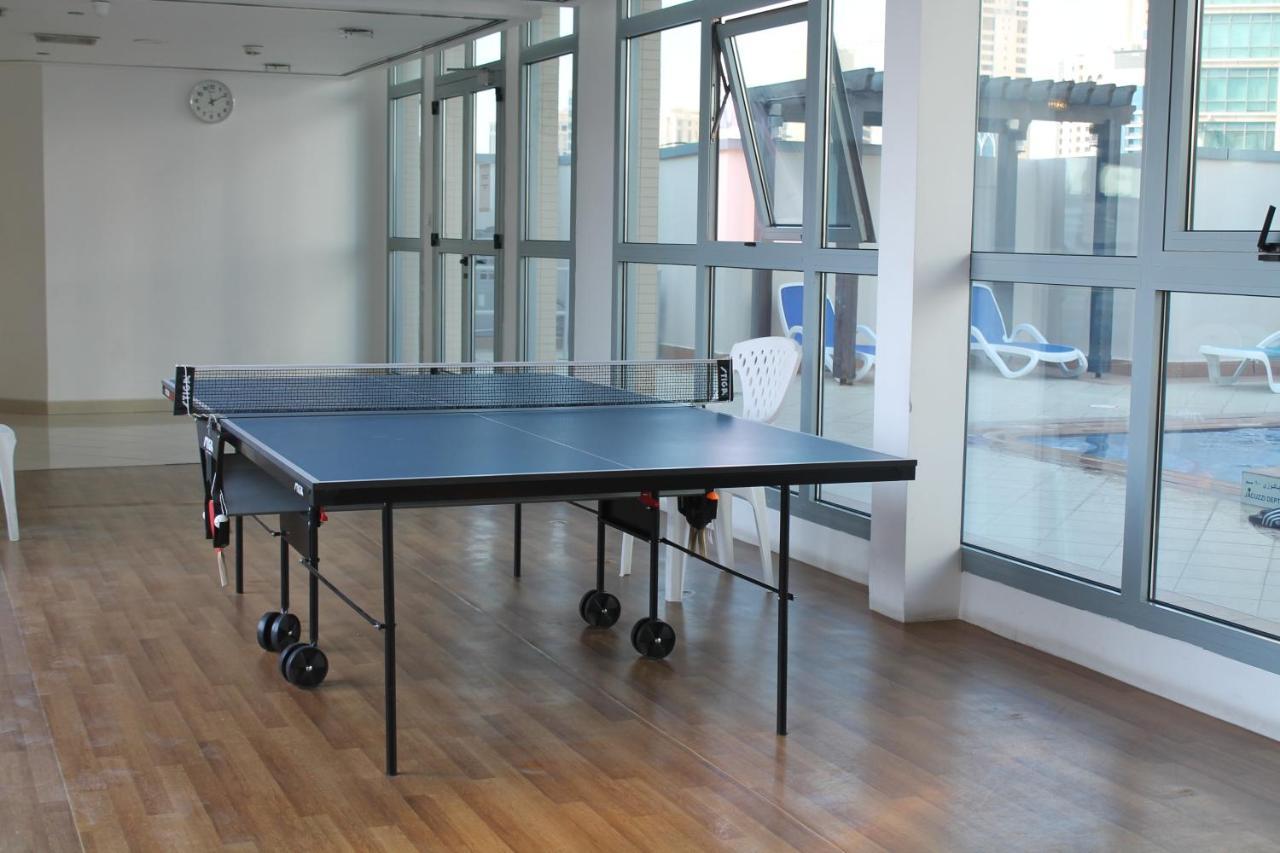Newly Furnished One Bedroom Apartment Next To Metro & Beach In Marina Residence Dubai Buitenkant foto