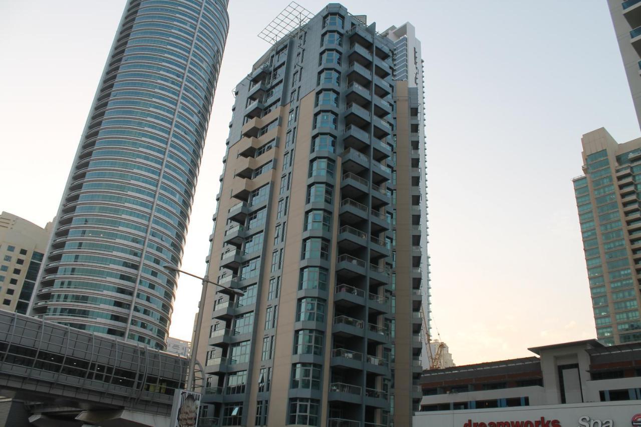 Newly Furnished One Bedroom Apartment Next To Metro & Beach In Marina Residence Dubai Buitenkant foto