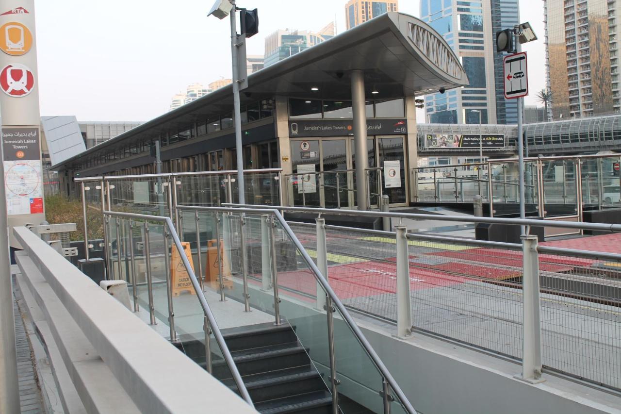 Newly Furnished One Bedroom Apartment Next To Metro & Beach In Marina Residence Dubai Buitenkant foto