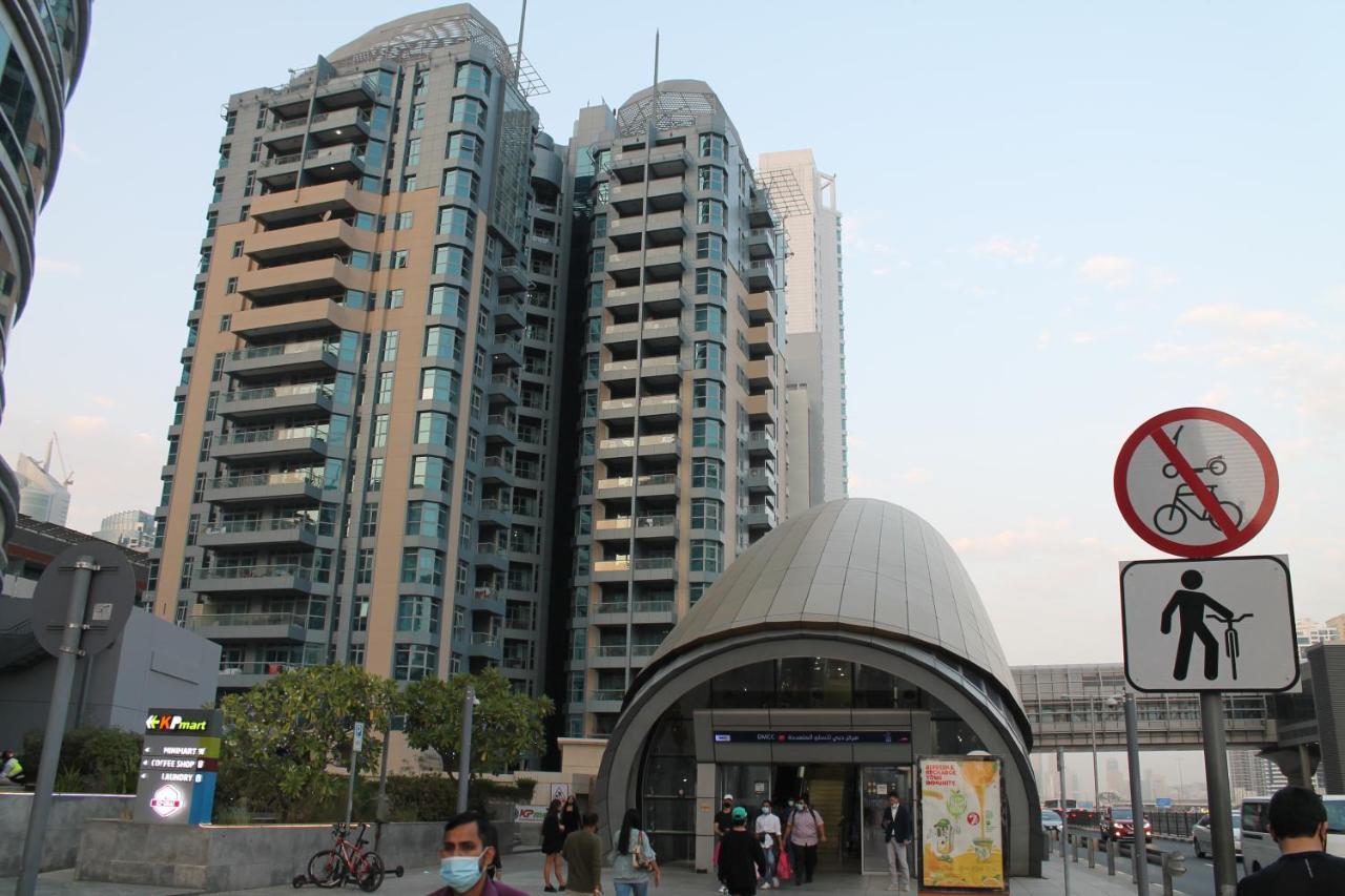 Newly Furnished One Bedroom Apartment Next To Metro & Beach In Marina Residence Dubai Buitenkant foto