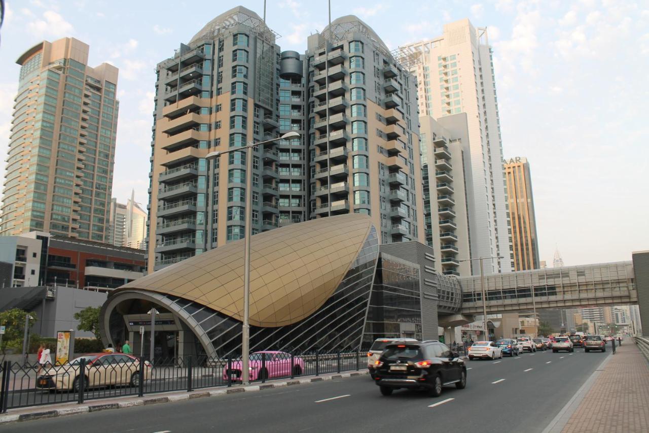 Newly Furnished One Bedroom Apartment Next To Metro & Beach In Marina Residence Dubai Buitenkant foto