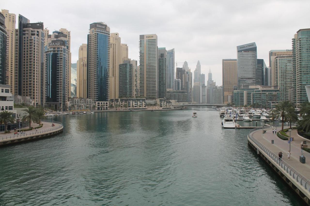 Newly Furnished One Bedroom Apartment Next To Metro & Beach In Marina Residence Dubai Buitenkant foto